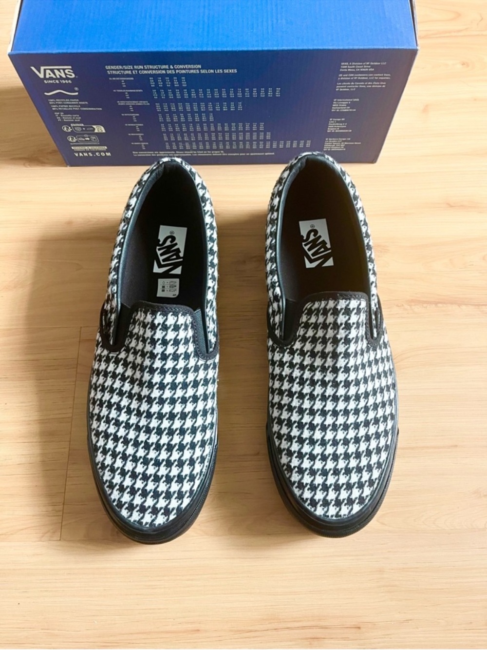 Vans Premium Classic Slip-On
Shoe Houndstooth Black / White Womens 9.0 US - Picture 6 of 11